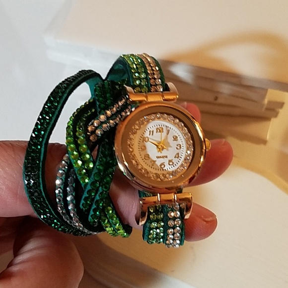 Bracelet Wrap Around Watch Green - Picture 3 of 3